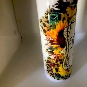 This is for ONE 20 OUNCE TUMBLER. NOTE OUR TUMBLERS ARE NOT SILVER AT THE TOP